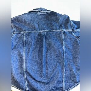 Nice jacket the bottom of it is little wide ..